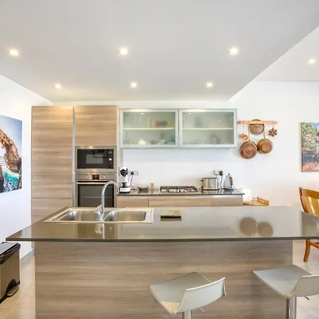 Apartament With Pool-hosted By Sweetstay *
